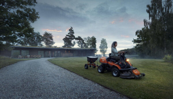 Husqvarna Profi-Frontmäher R 216T AWD – Grundgerät ohne Mähwerk – Modell 2025 – Bild 2