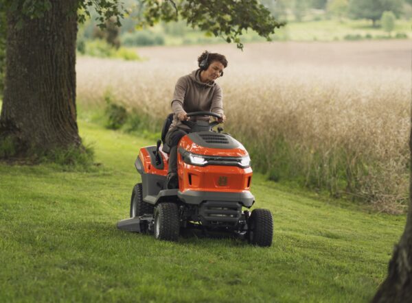 Husqvarna Rasentraktor TS 215T – Modell 2025 – Bild 13