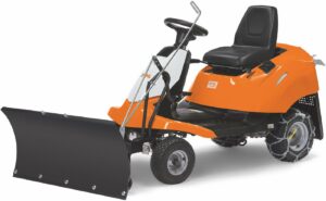 STIHL Aufsitzmäher RT 4082 – Winterpaket mit Schneeschild und Schneeketten (Modell 2025)