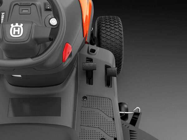 Husqvarna TC 220T – Modell 2025 – Bild 9