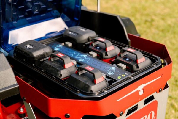Toro Akku-Null-Wendekreis Mäher TimeCutter MyRIDE eMR 4275T – Modell 2025 – Bild 6